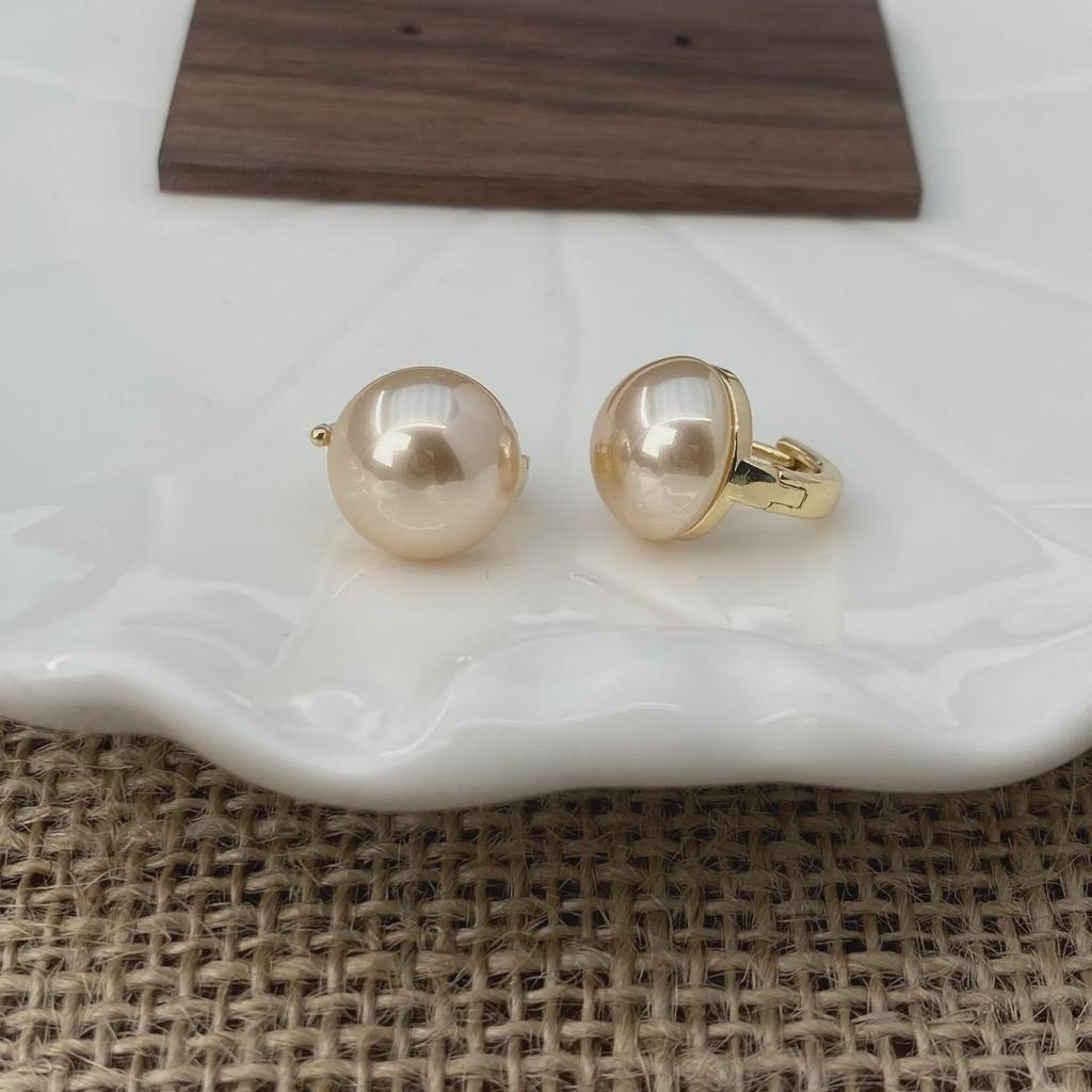 Elegant Pearl Earrings: S925 Silver, Light Luxury, Versatile