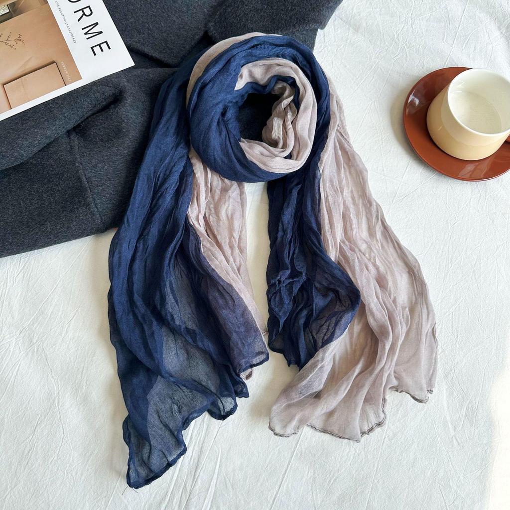 Écharpe en coton et lin bleu dégradé: Accessoire Plissé Long pour Femme, Impression Polyvalente Rétro pour l'Automne/Hiver