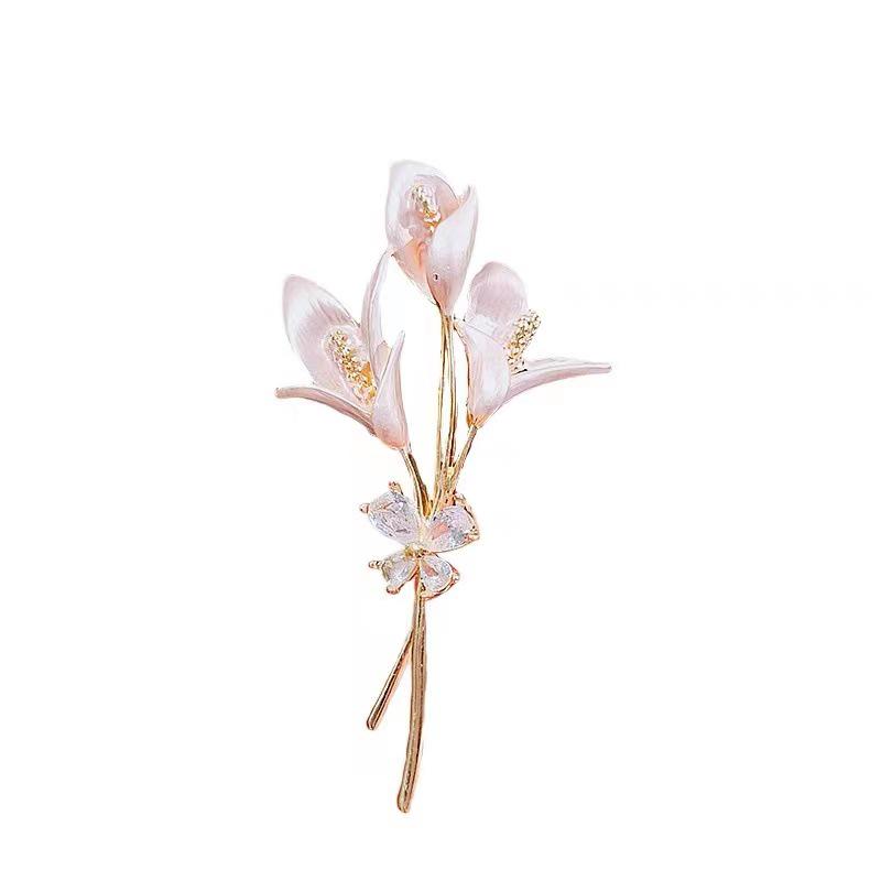 Korean Hand-Painted Lily Brooch: Elegant Floral Pin for Women's Coats and Suits