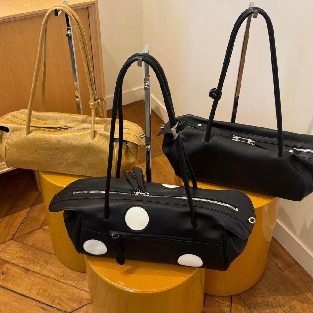 Tote Bag with Fashionable Polka Dot Color-blocking Design, with A Zipper Closure, Suitable for Carrying on The Shoulder or As A Handbag.