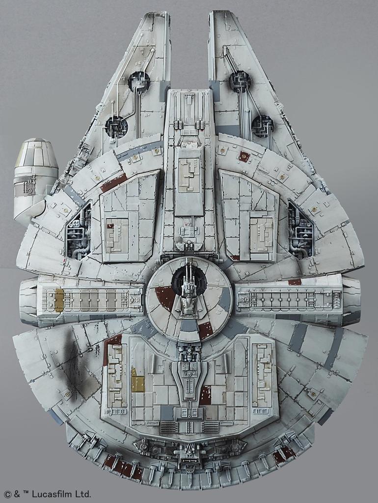 Star Wars Millennium Falcon Force Scale Plastic Model (The Awakens) 1/144