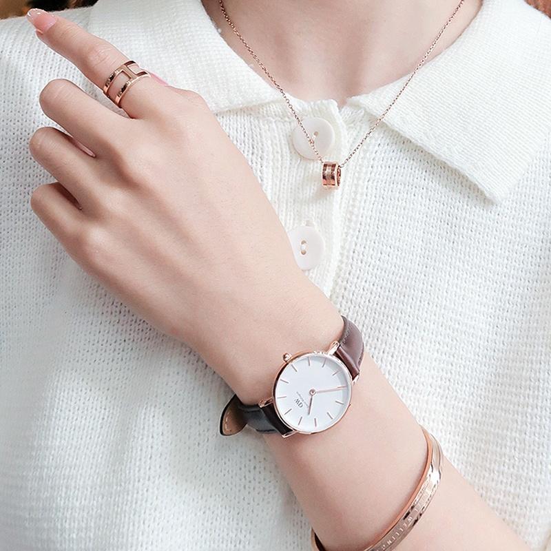 DANIEL WELLINGTON Women's Watch Quartz Movement Leather Strap 28mm White Dial Women's Watch Fashionable Luxury European and American Watch DW00100231