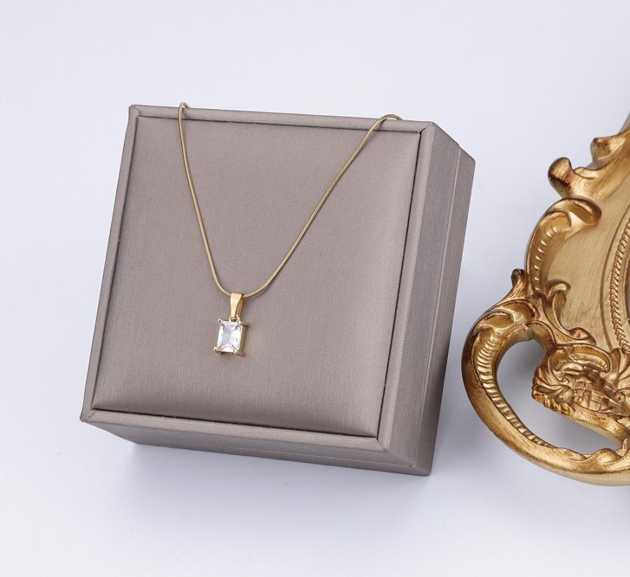 

Винтажное ожерелье из ржавой стали с цирконом, плоская цепь со змеиной костью, цепочка с лезвием, квадратный изумрудный кулон, ожерелье для женщин, дропшиппинг