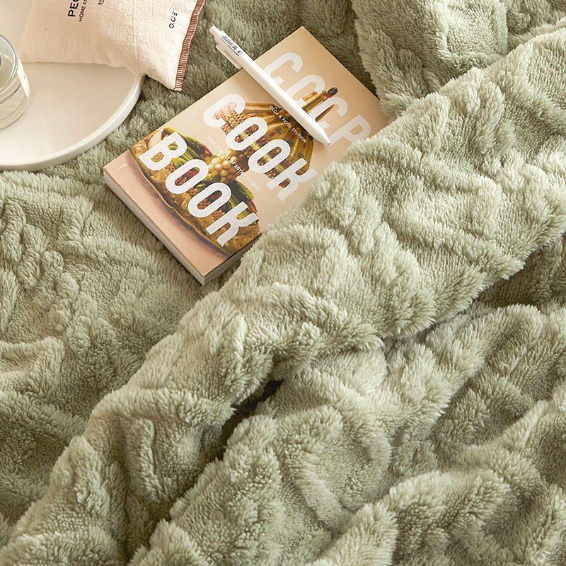 Winter Thickened Lamb Fleece Blanket Nap Office Shawl Air Conditioning Fleece Blanket Coral Fleece Sofa Blanket