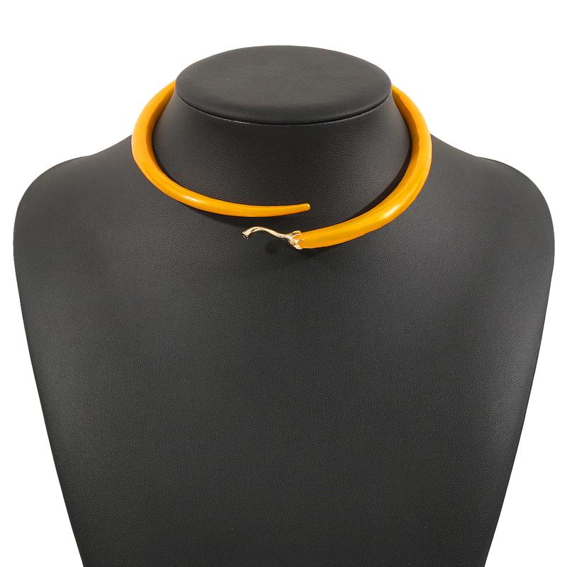2025 Neue Tropföl Grün Rote Chilischote Anhänger Ohrringe Halskette für Damen Einfacher Gemüse Choker Halsband Design Sinn Schmucksets