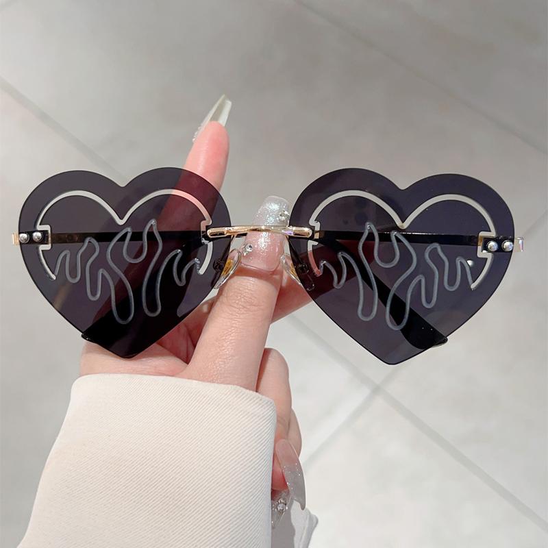 Rimless Heart Shaped Sunglasses Fashion Cute Hollowed Decor Rave Shades Women Trendy Brand Design Vacation Sun Glasses