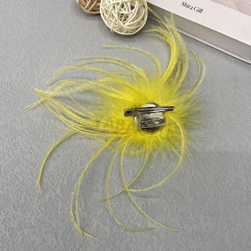 Lightweight Coat Brooches Anti-slip Sweater Coat Pin Exaggerate Ostrich Feather Brooch for Women