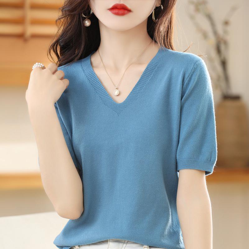 Women's V-Neck Knitted T-Shirt: Short-Sleeved, Versatile, Commuting Pullover, Perfect Base Layer, Three-Quarter Sleeves, Light Sweater.
