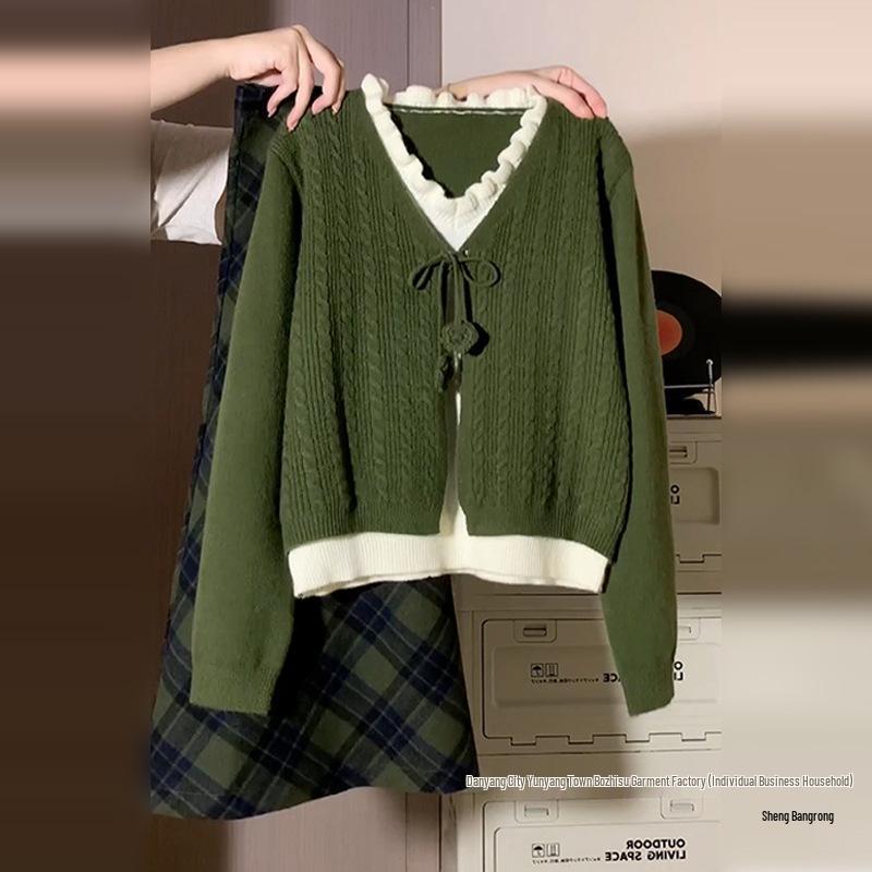 Green Knitted Plaid Sweater Dress - Women's Korean Style Petite Outfit for Spring and Autumn
