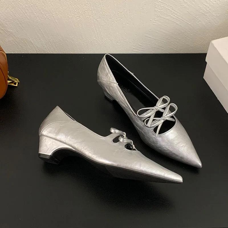 Mode Elegant Spitzschuh Doppelschleife High Heels Damen Mode Ausgehöhlte Flache High Heels Bequeme Weiche Leder Schuhe mit niedrigem Absatz