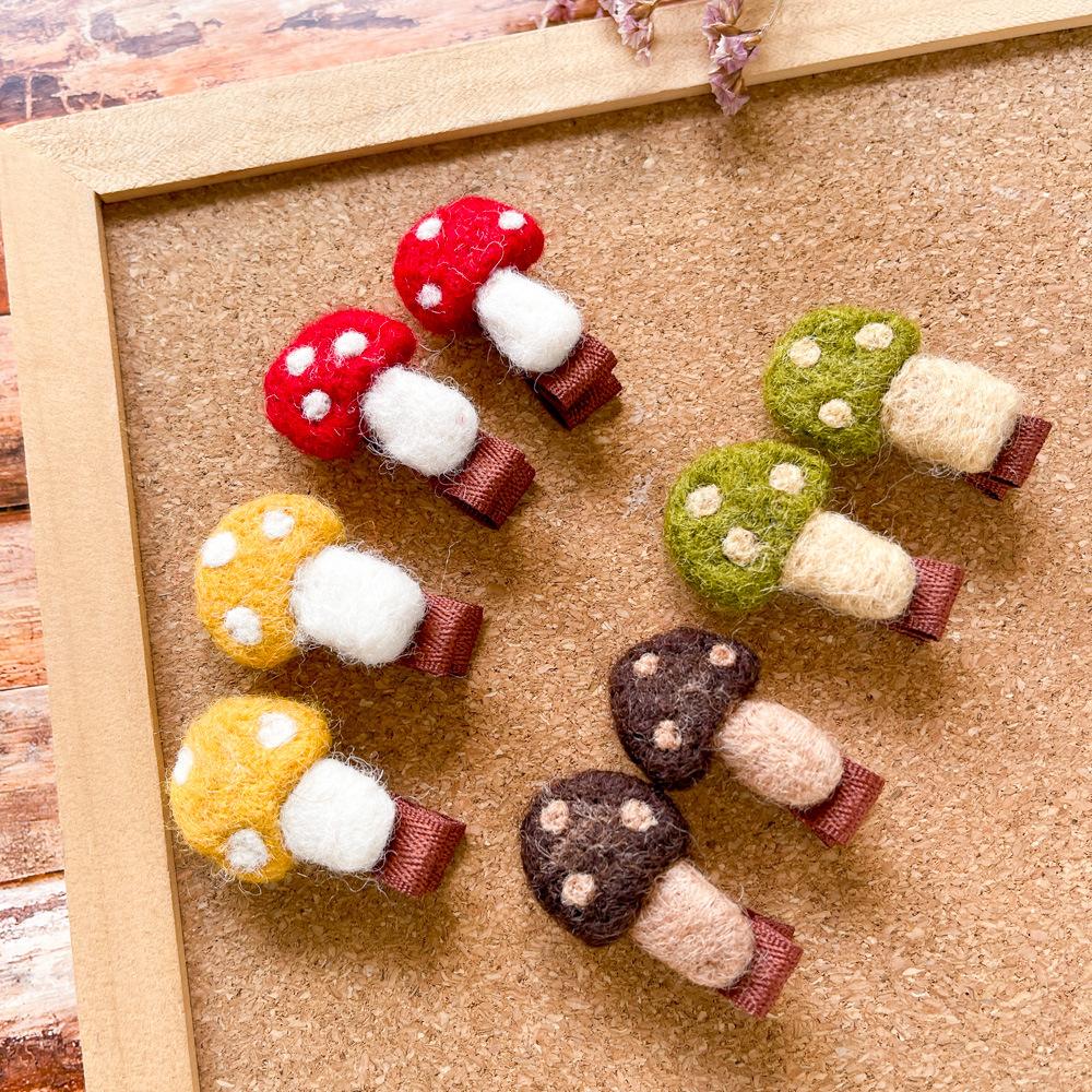 2pcs Cute Mushroom Wool Children's Duck Bill Clip Korean Girls Bangs Headgear Hairpin Headwear Girls Kids Hair Accessories