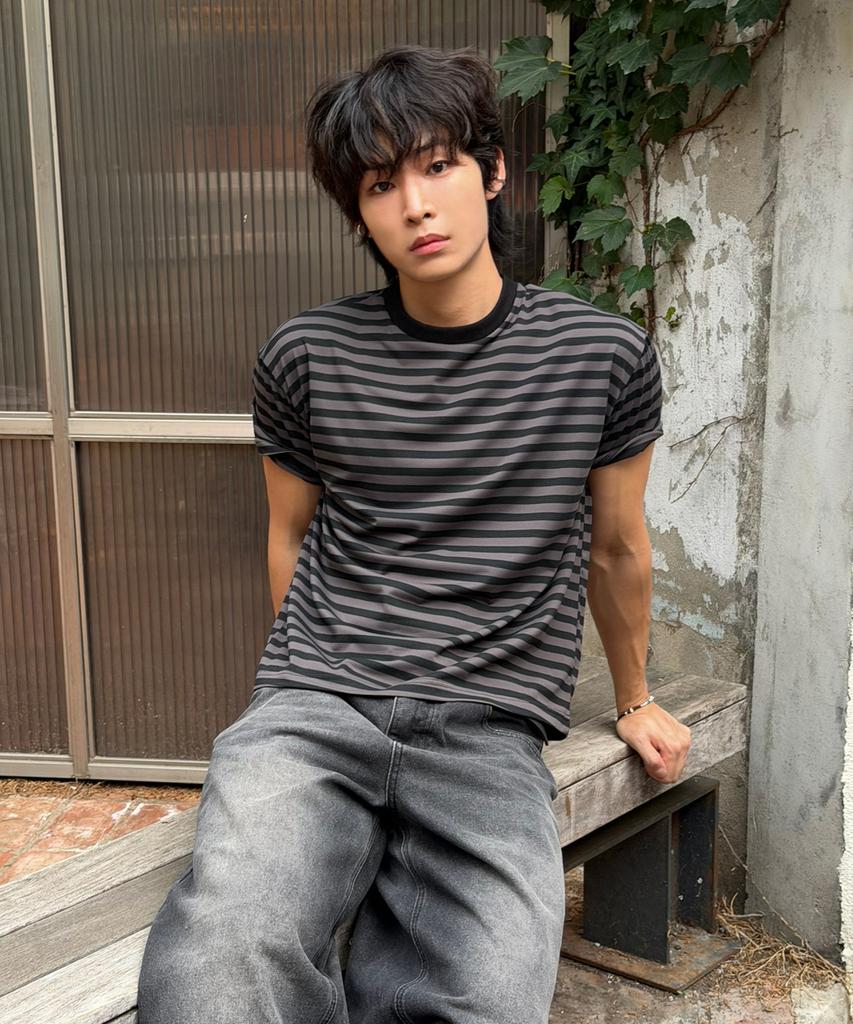 SIGNATURE Cropped Soft-Touch Striped Short Sleeve T-Shirt [Black]