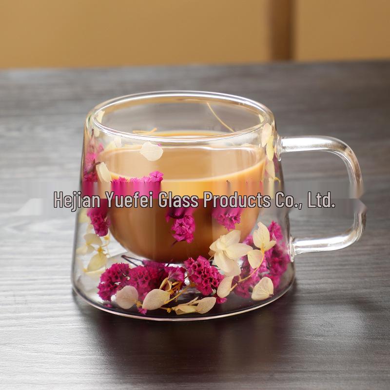 Elegant Double-Layer Glass Cup with Real Flower Design - Perfect for Coffee or Water, Made from High-Quality Borosilicate.
