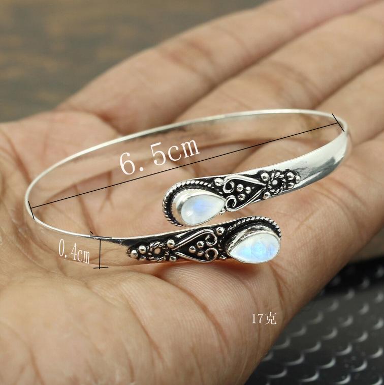 Inlaid imitation green agate retro adjustable opening environmentally friendly alloy couple bracelet