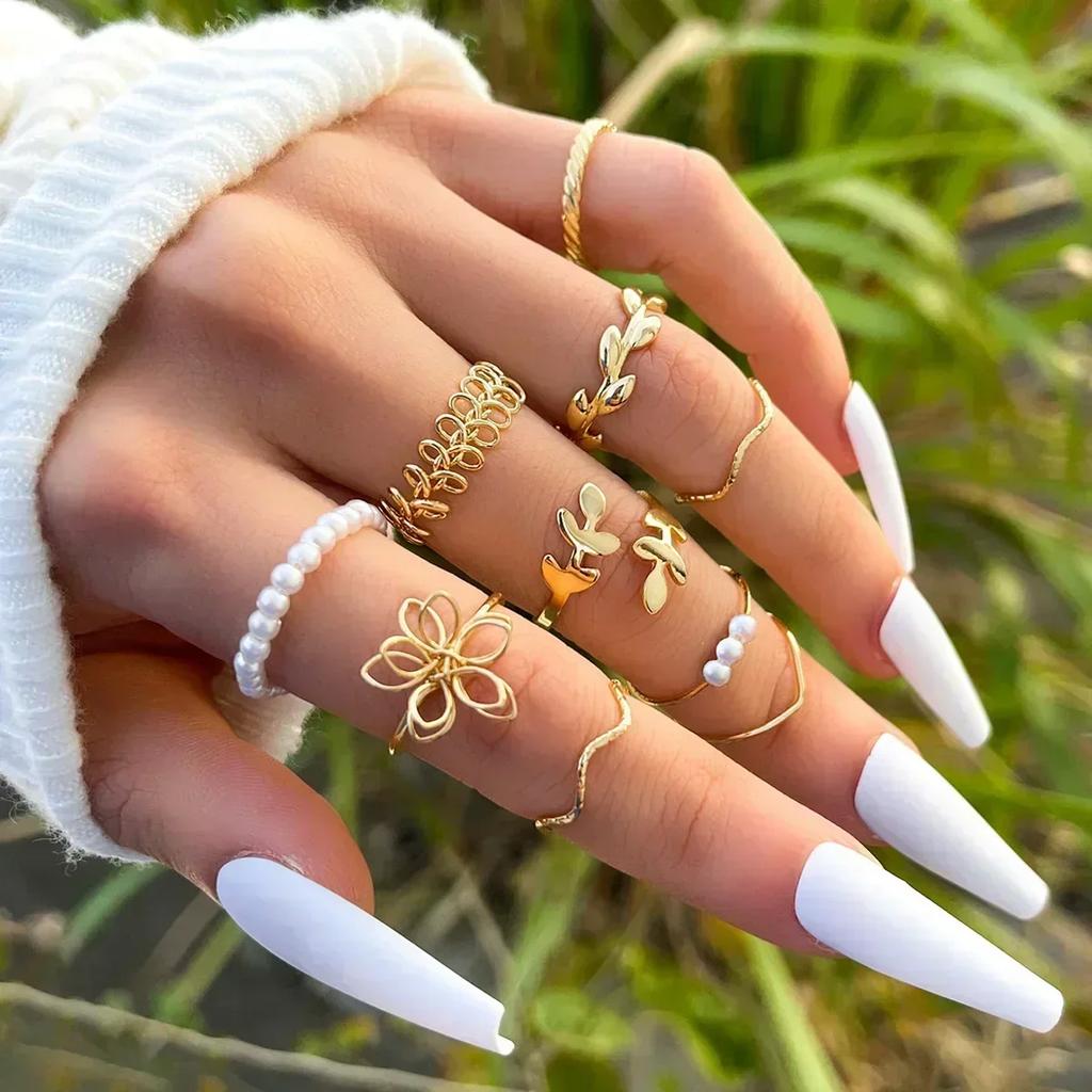 9Pcs/Set Vintage Gold Color Love Heart Butterfly Metal Rings Set for Women Simple Assembly Rings Paty Jewelry Gift Accessries