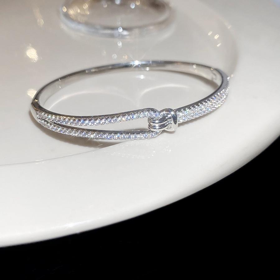 Elegant Geometric Rhinestone Zircon Buckle Bracelet: A Versatile and Luxurious Accessory for Women