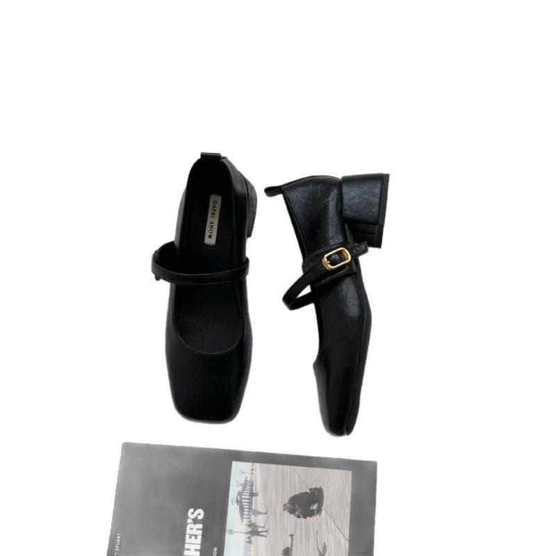 French retro square head shallow mouth single shoes women's middle heel 2025 spring and autumn evening temperament thick heel Mary Jane shoes