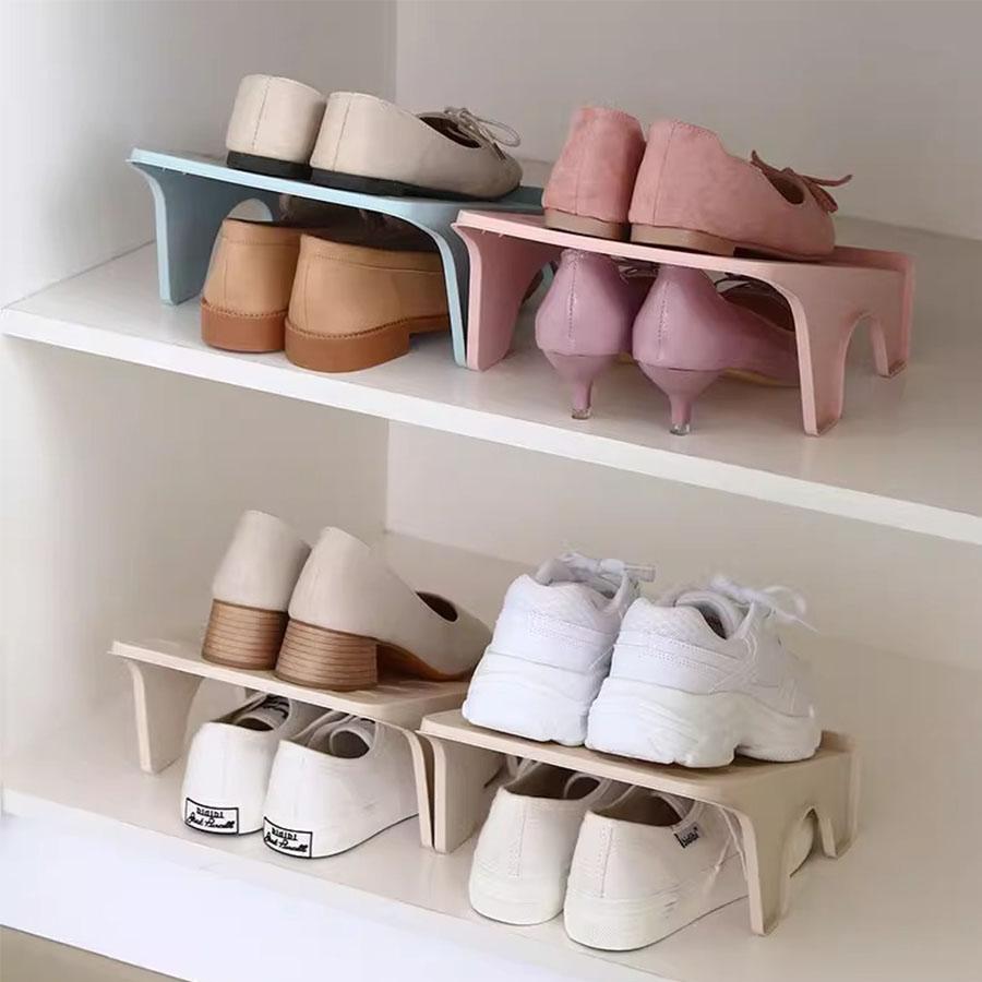 A double-layer storage shoe rack plastic shoe holder cabinet  integrated shoe holder for organizing and storing shoes