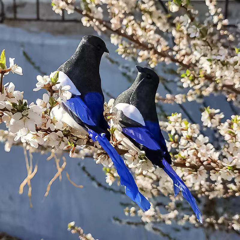 Small Magpie Feather Bird Ornament for Garden and Decor