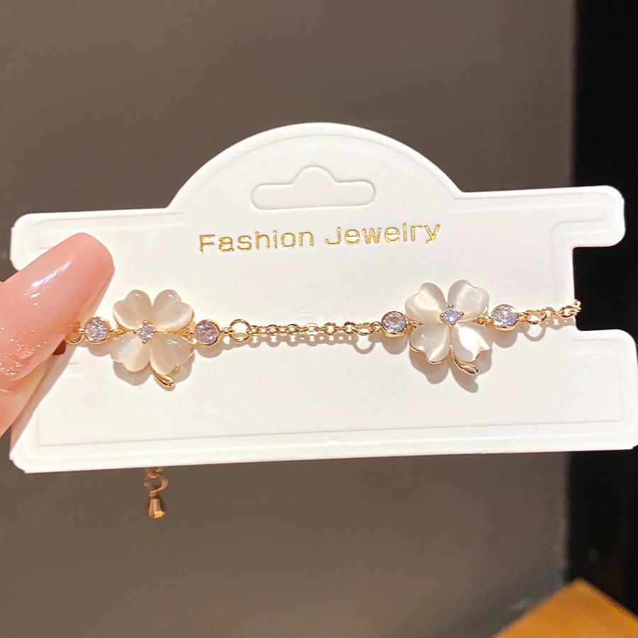 Cat Eye Green Clover Pendant Necklace With Zircon Sparkle For Womens Fashion Accessory