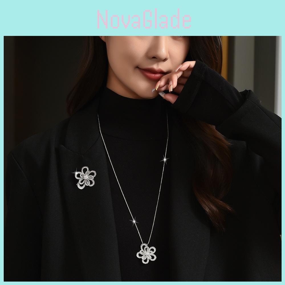 Flower Jewelry Necklace With Goldplated Pendant For Women Winter Fashion Accessories