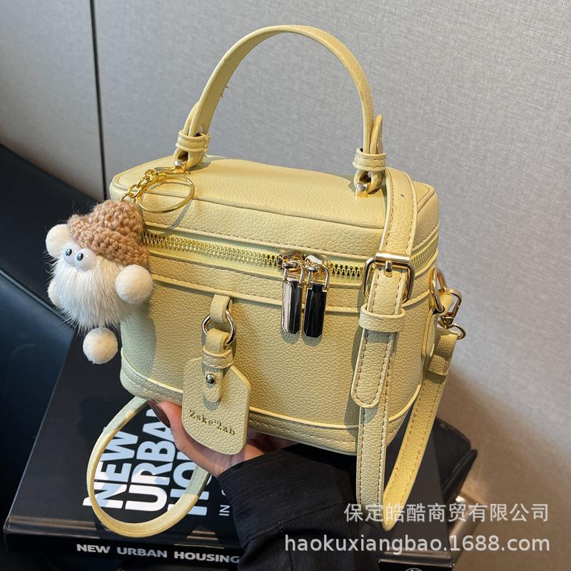 High-end Niche Bag Women's Spring and Summer 2025 New Versatile Fashion Messenger Bag Korean Version Casual Mini Bucket Bag