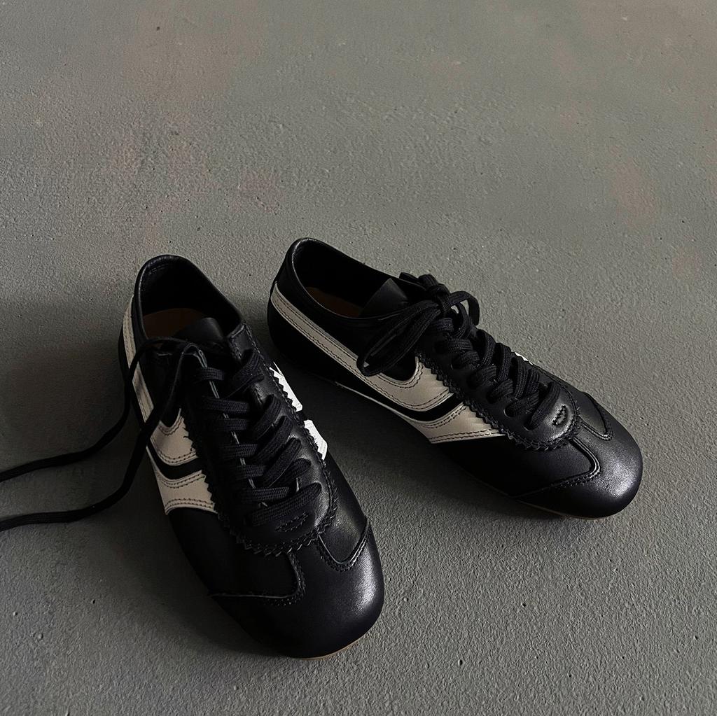 Leather Forrest Training Shoes Women's Versatile Retro Lace-up Niche Design Low-top Casual Sports Shoes Soft Soles Are Not Tired