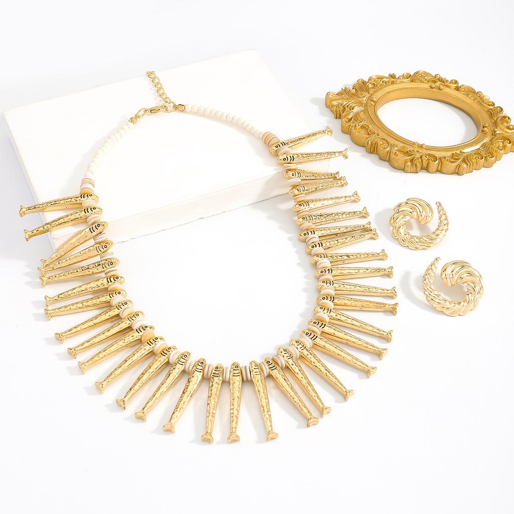 New personality exaggerated small fish tassel necklace fashionable thread simple earrings set versatile and advanced sense