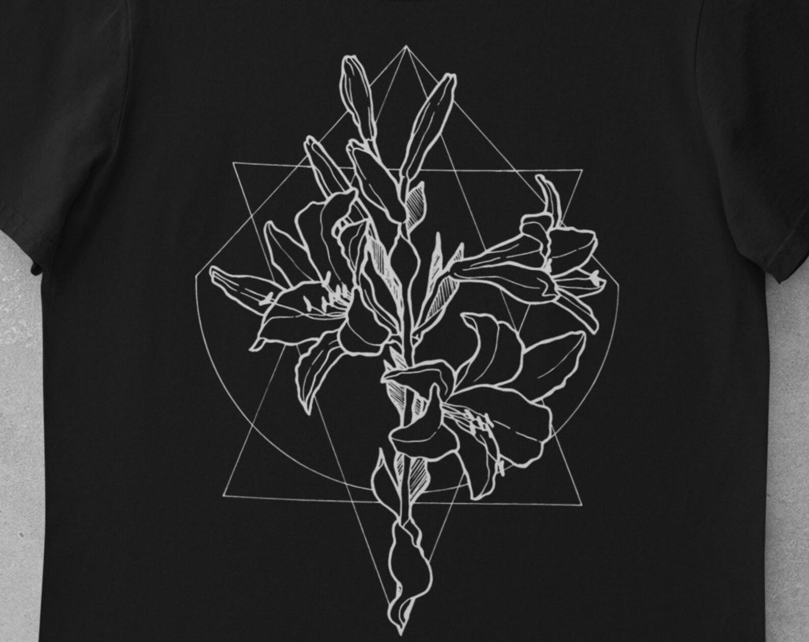 Lily Flower T-Shirt: Botanical Floral Design M