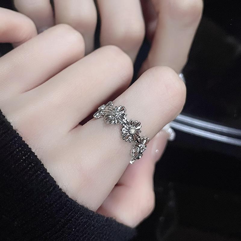 

Daisy Niche Design Cold Wind French High Sense French Open Ring Light Luxury Index Finger Ring Personality Woman no specification