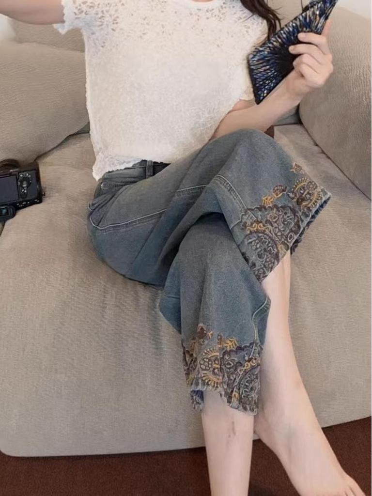 2026 Spring Women's Retro Embroidered Wide-Leg Jeans