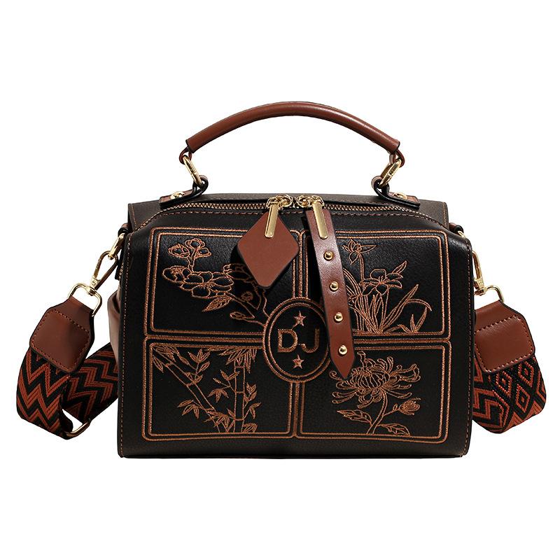 2025 new printing clear texture high leisure trend simple temperament messenger bag handbag pillow bag