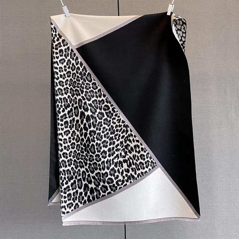 

Autumn new fashion leopard print contrasting scarf women s thickened warm scarf dual-purpose multi-functional versatile decorative shawl 185*65cm