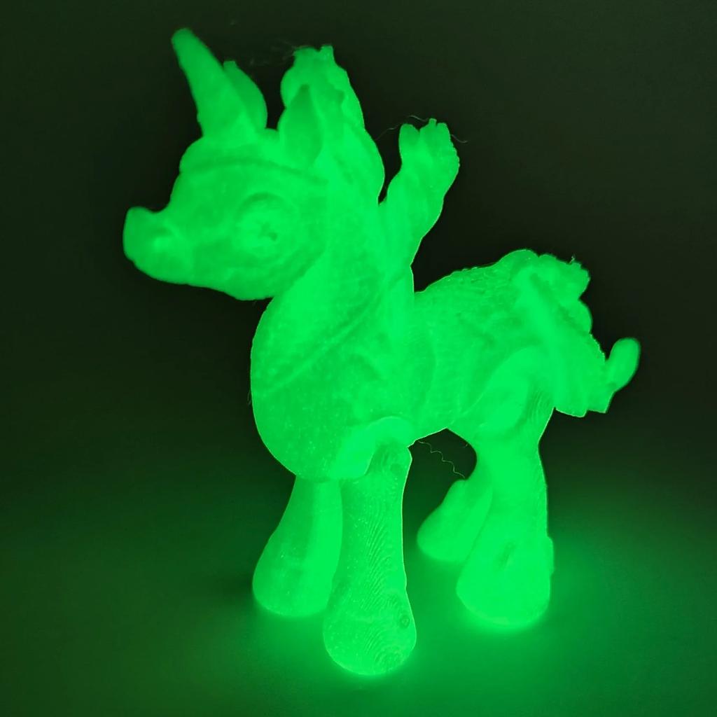 3D-gedruckte Einhörner, Tierspielzeug, Heim-, Zimmer-, Autodekorationen, Schreibtischdekorationen und freie Bewegung der Gelenke