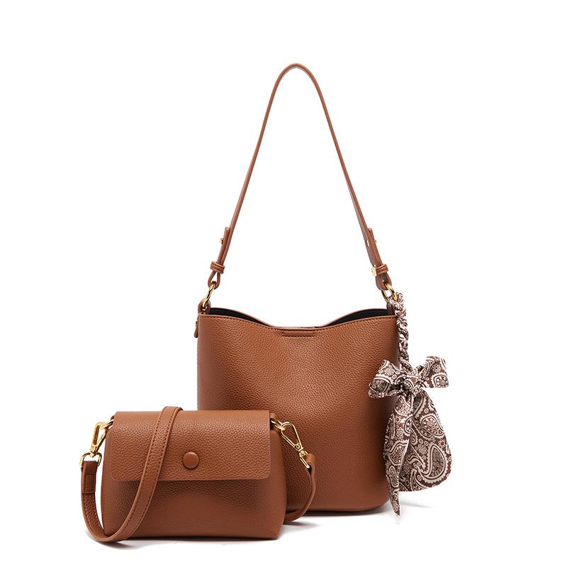 

High-End Women s 2025 Spring Niche Tote/Bucket Bag - Large Capacity Mother-Child Single Shoulder Crossbody