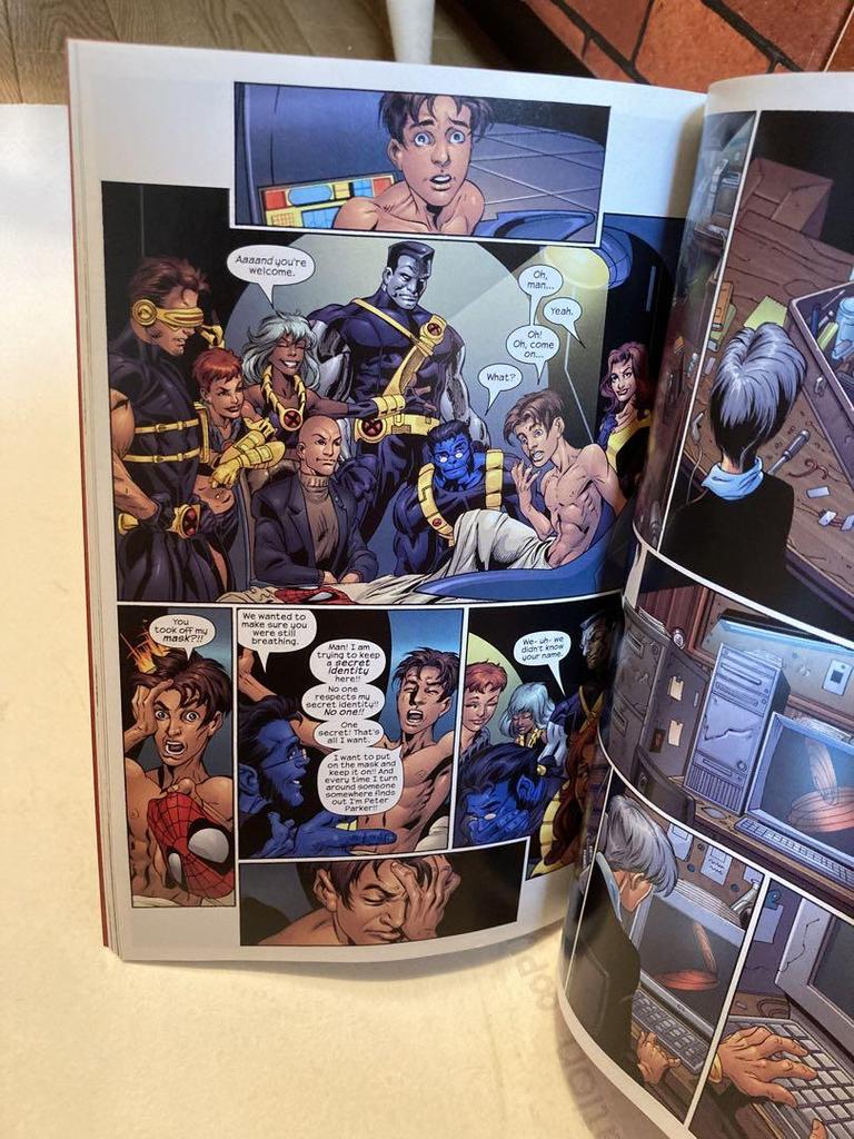 [USED] The Amazing Spider-Man Marvel Comics Foreign Book Full Color Second Edition English