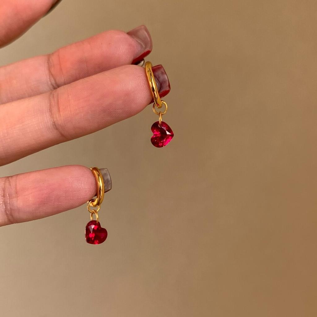 New In Trend Glossy Heart-shaped Ruby Earring Buckle Light Luxury Simple and Fashion Earrings for Women Banquet Jewelry Gift