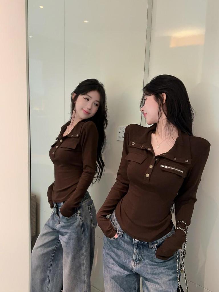 Women's High-Neck Slim-Fit T-Shirt: Spicy Style, Long-Sleeve, Waist-Cinching, Perfect for Autumn and Winter.