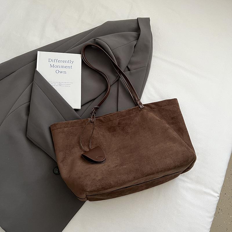 Large capacity bag women's autumn new retro fashion shoulder bag commuter tote bag