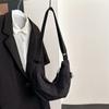 Japanese literature and art 2026 dumpling bag large capacity new fashion commuter messenger bag solid color shoulder bag