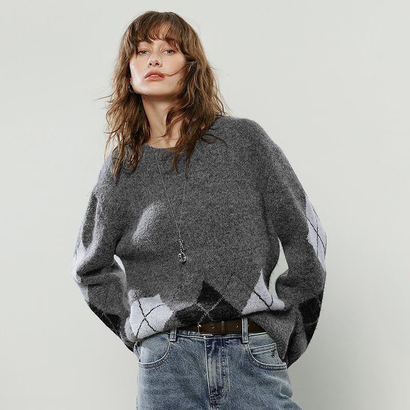 Chuyu Women's Diamond Pattern Round Neck Sweater