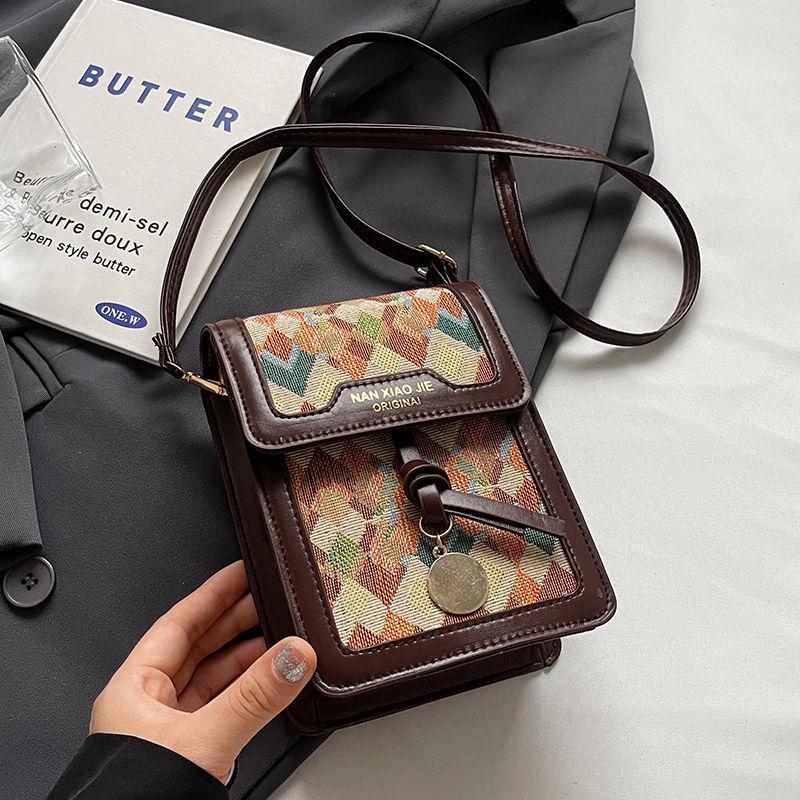 

2025 Women s Retro High-End Small Square Crossbody & Shoulder Bag хаки