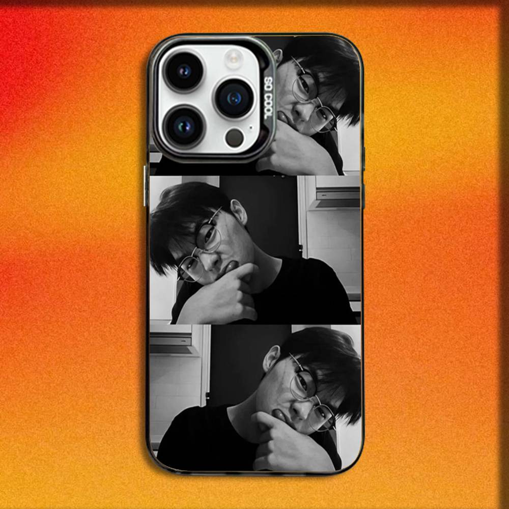 Actor C-Choi Hyun Wook Phone Case For iPhone 16,15,14,13,12,11,Mini,Pro,E,MAX Black Candy Matte Shockproof Cover