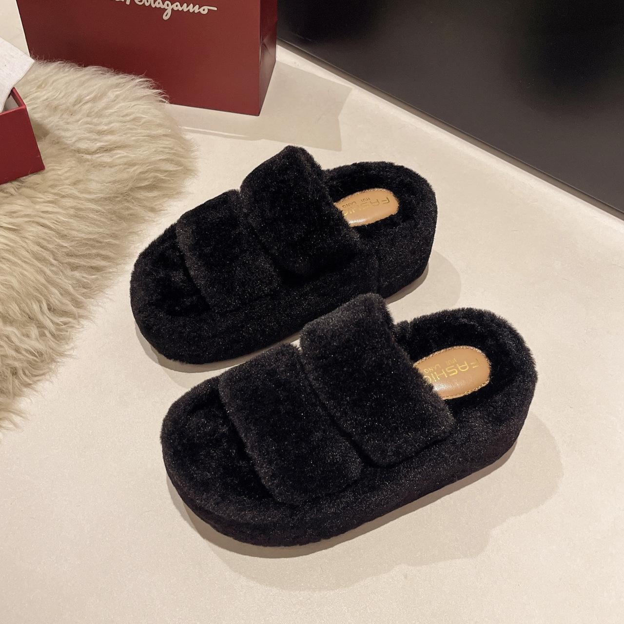 

2025 new thick-soled fluffy slippers women s autumn and winter fashion one-word cotton mop fluffy high-heeled fluffy shoes 39 чорний
