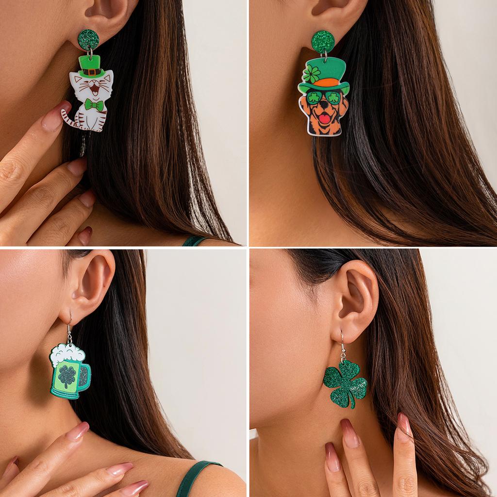 Grüne Klee-Buchstaben-Steckohrringe Weibliche Persönlichkeit Vintage Grüne Mikromosaik-Strass-Ohrringe