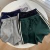 Shorts deportivos casuales de cintura alta para mujer, nuevo estilo verano 2026, shorts rectos de pierna ancha a rayas