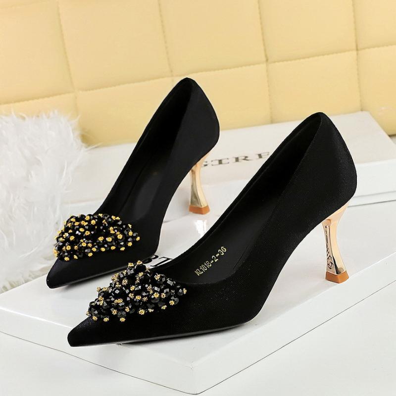 

Fashion European American Pointed-Toe High Heels Thin Heel Beaded Metal Flowers Shallow Mouth Xishi Velvet Comfortable High Heels Shoes 35