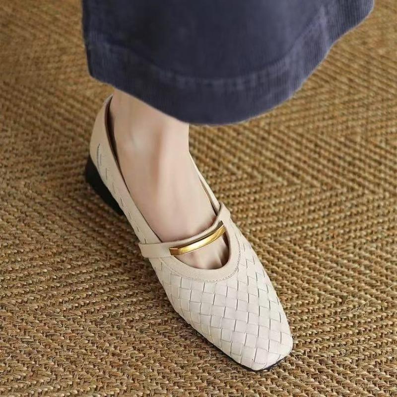 Women's Fashionable and High-quality Woven Leather Metal Decoration Square Comfortable Low Heel Versatile Single Shoes