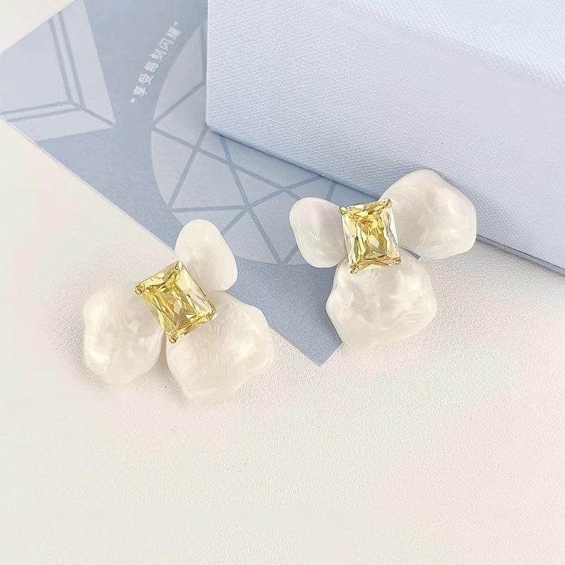 

Серьги-цветы цвета циркония, белые, милые, элегантные, серьги-гвоздики со стразами для женщин, модные, для вечеринки, свадебные украшения белый