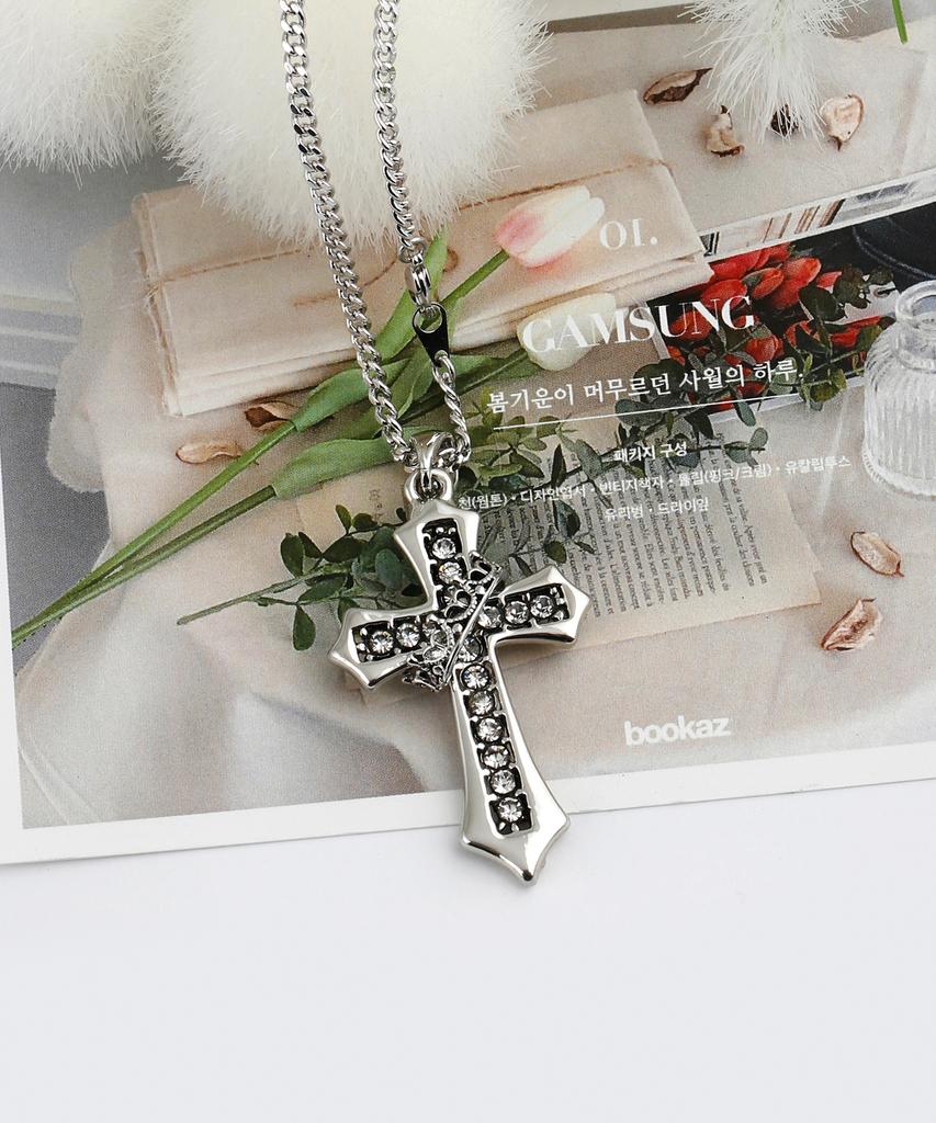 Shoveoff Svn-2002 Crown Cubic Cross Pendant Necklace